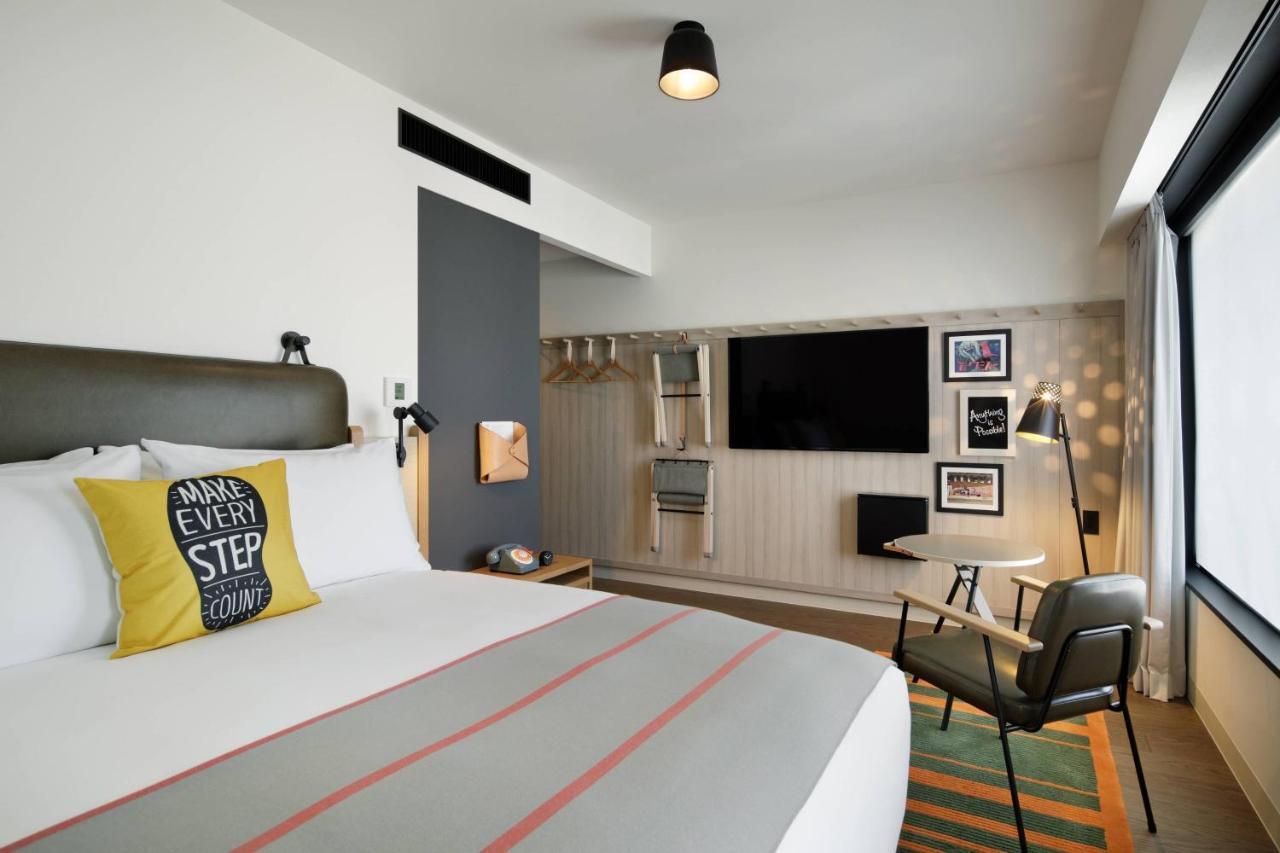 Hotel Moxy Shin Umeda Ōsaka